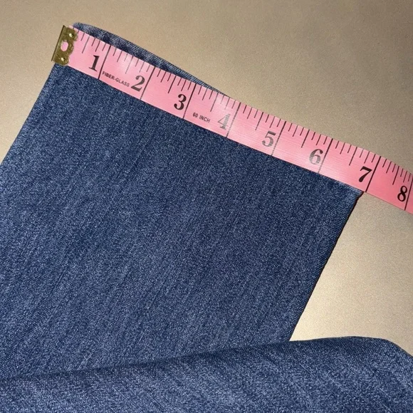 TRUE RELIGION low rise - cropped skinny leg ankle jeans - Size 30